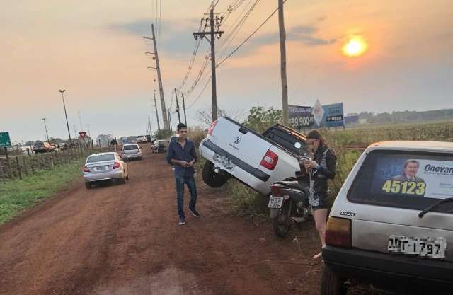 PRF fecha cerco a baladeiros b&ecirc;bados, multa 26 e leva cinco para delegacia