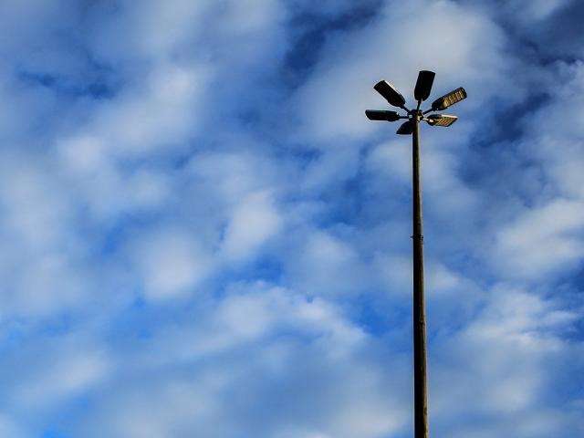 Segunda-feira ser&aacute; de muito calor, mesmo com pancadas de chuva 