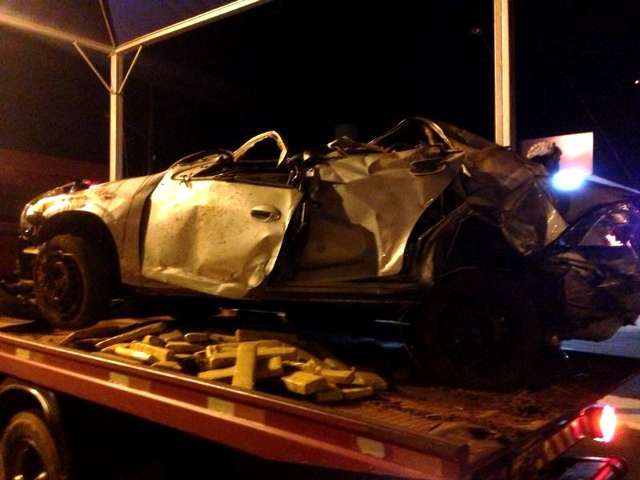 Jovem capota carro lotado de maconha na regi&atilde;o de fronteira