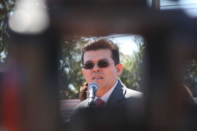 Prefeito cria duas novas secretarias e 54 novos cargos comissionados