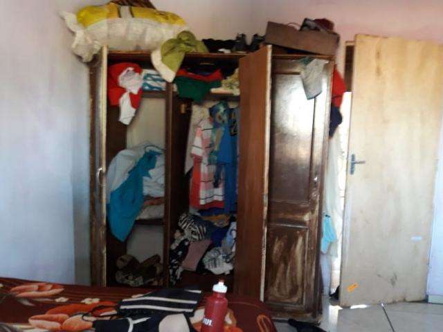 Para evitar pris&atilde;o do marido por estupro, mulher esconde filha no guarda-roupas