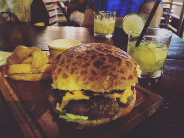 Com &quot;alquimista&quot; dos drinques e carne especial, bar fica aberto s&oacute; at&eacute; domingo