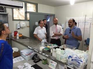 Equipe do Ministério da Saúde durante visita ao Hospital da Vida, em Dourados (Foto: Divulgação)