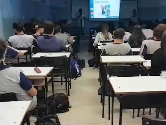 Sem descanso: um dia ap&oacute;s Enem, alunos retomam prepara&ccedil;&atilde;o para pr&oacute;xima prova