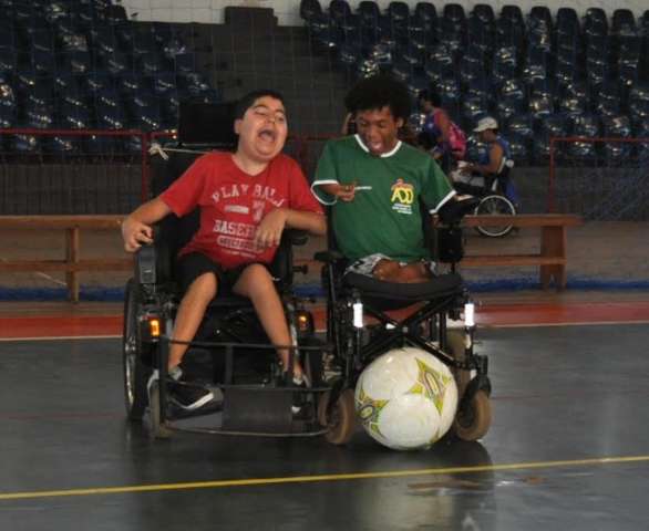 Fim de semana ter&aacute; copa pelezinho, &ldquo;power soccer&rdquo; e automobilismo