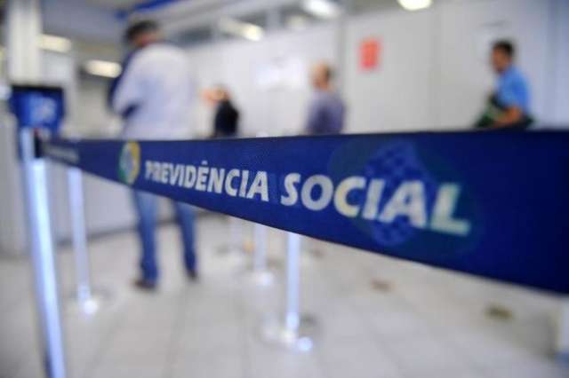 Benefici&aacute;ria ser&aacute; indenizada em R$ 10 mil ap&oacute;s maca quebrar durante per&iacute;cia
