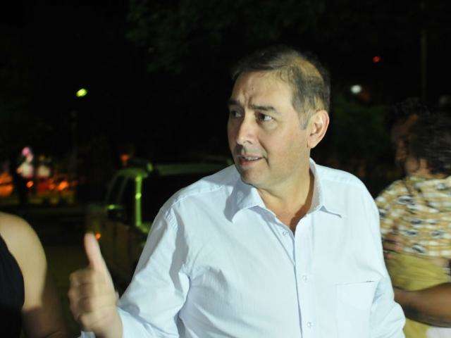A dois dias da restri&ccedil;&atilde;o eleitoral, Bernal corre e entrega creche, posto e casas