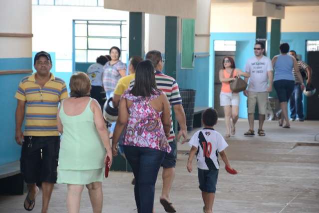 No maior col&eacute;gio eleitoral, votar na hora do almo&ccedil;o &eacute; sa&iacute;da &agrave; fila