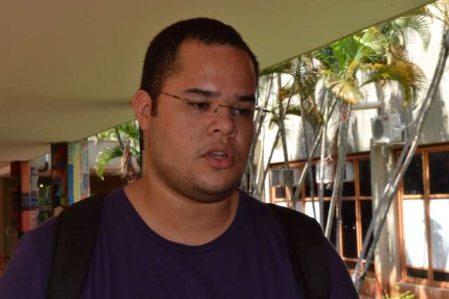Acad&ecirc;micos da UFMS reivindicam pela internet redu&ccedil;&atilde;o do valor do almo&ccedil;o 