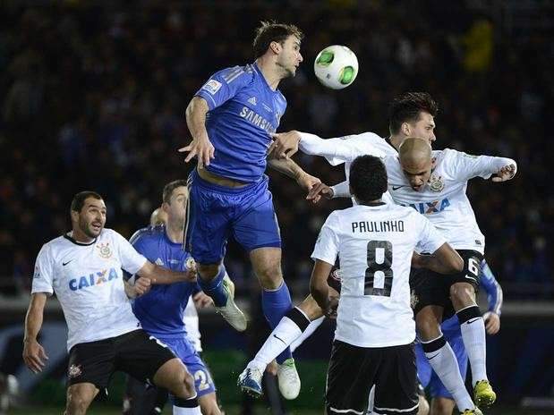 Corinthians aperta, mas 1&ordm; tempo acaba em 0 a 0
