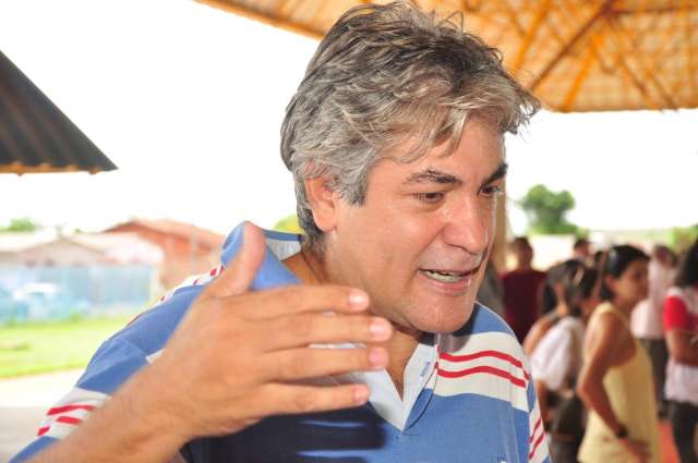Prefeito discute com vereadores mudan&ccedil;a da C&acirc;mara no dia 15