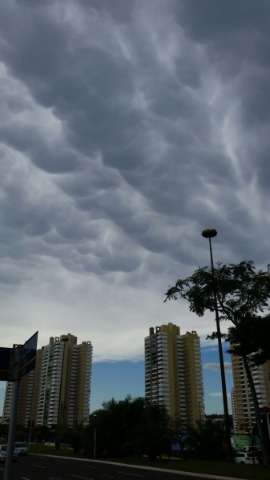 Nuvens encobrem o sol e Inmet alerta para chuva forte no Estado 