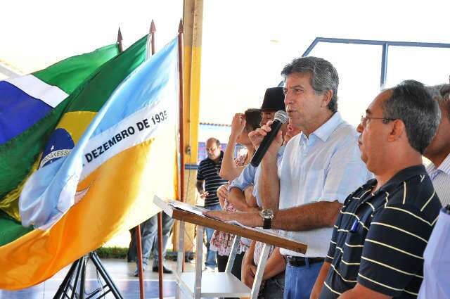  Murilo anuncia investimentos de R$ 10 milh&otilde;es em obras nos distritos de Dourados