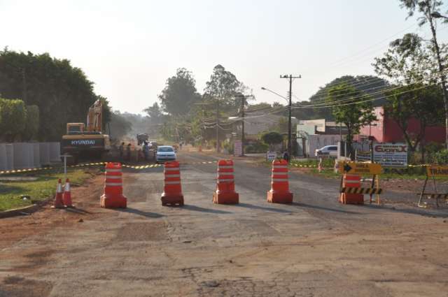 Dez obras de pavimenta&ccedil;&atilde;o est&atilde;o paradas, s&oacute; cinco em andamento