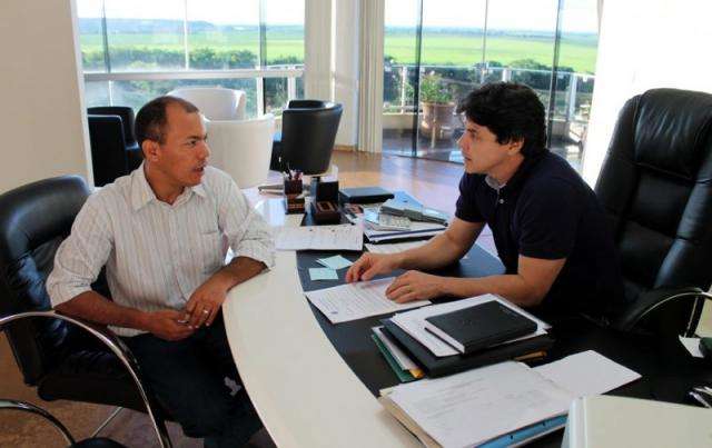 Prefeito anuncia desapropria&ccedil;&atilde;o de im&oacute;veis reincidentes em foco de dengue