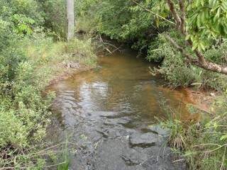  Córrego da Bacia do Guariroba na estrada CG-140. (Foto: Divulgação MPE)
