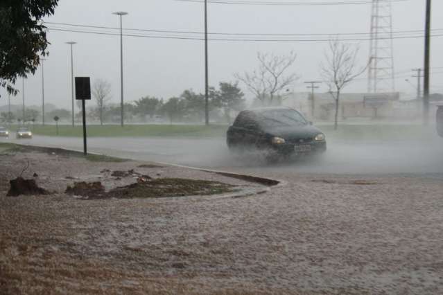 Chuva volta &agrave; tarde e Bairro Universit&aacute;rio acumula &iacute;ndice de 80 mil&iacute;metros  
