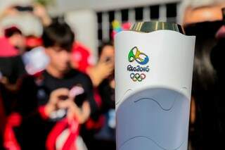 Detalhes da tocha Rio 2016 antes de ser acionada. (Foto: Marcos Ermínio)