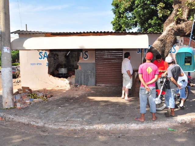  Pai de jovem morto procura explica&ccedil;&atilde;o para trag&eacute;dia 