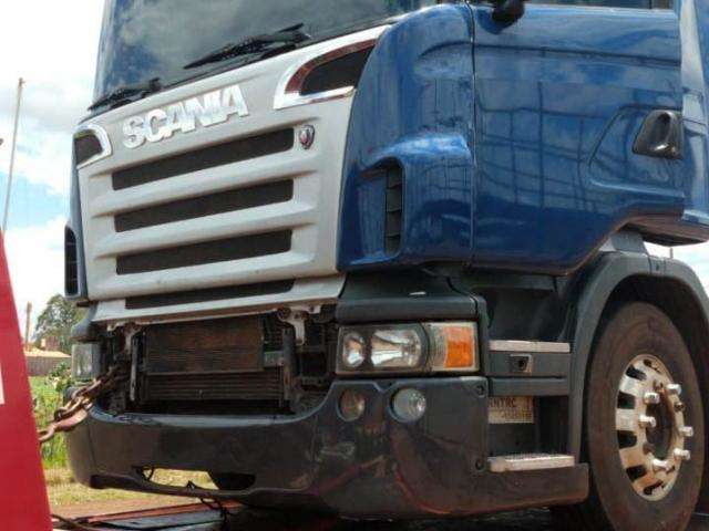 Pol&iacute;cia apreende na fronteira com Paraguai carreta roubada em S&atilde;o Paulo