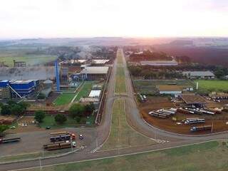 Asfalto de estradas do Distrito Industrial de Dourados será inaugurado amanhã (Foto: Edemir Rodrigues/Divulgação)