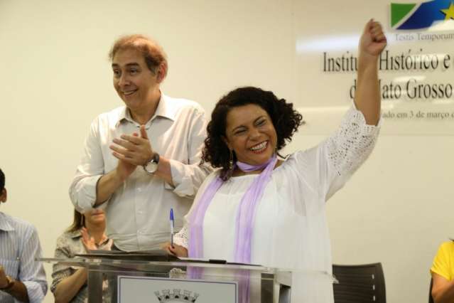 Secret&aacute;ria diz que est&aacute; se &quot;inteirando&quot; dos projetos,mas ter&aacute; &quot;olhar&quot; para  LGBT