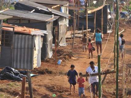 Criada há 21 dias, nova favela já tem 329 famílias e está lotada