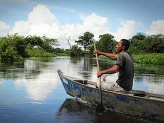 Ribeirinho da comunidade Barra de São Lourenço às margens do Rio Paraguai (Foto: Divulgação)