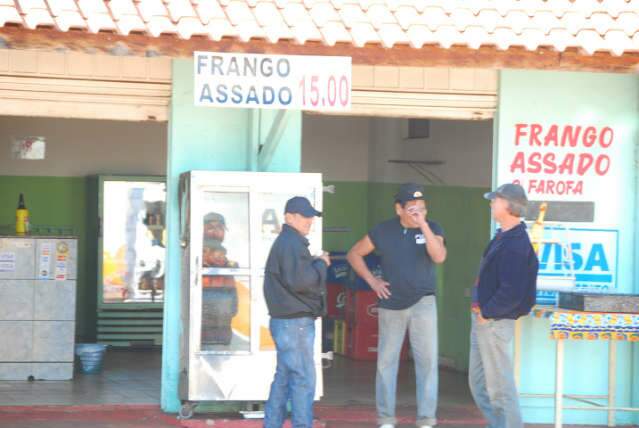 Casa de frango mais antiga da cidade n&atilde;o muda nada h&aacute; 40 anos