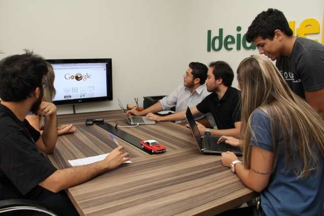 Setor de servi&ccedil;os, que estava em alta, tem queda de 1,2% em agosto