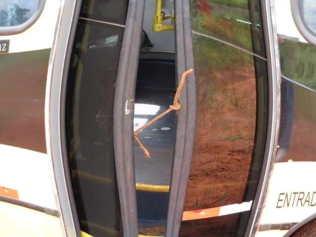 MPF encontra &ocirc;nibus transportando enxada e combust&iacute;vel entre alunos