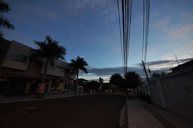 Dia amanhece com possibilidades de pancadas isoladas de chuva na Capital