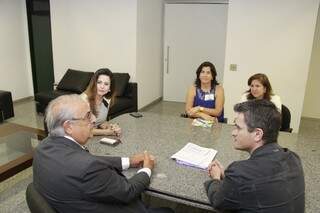 Reunião entre educadores e deputados garantiu celeridade à análise do PEE (Foto: Divulgação/Patrícia Mendes)