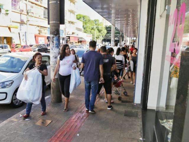 Na Capital, Dia das M&atilde;es ter&aacute; menos compradores e gasto maior com presentes