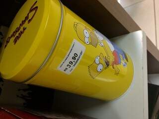 Lata dos Simpsons está a venda na Leitura (Foto: Naiane Mesquita)