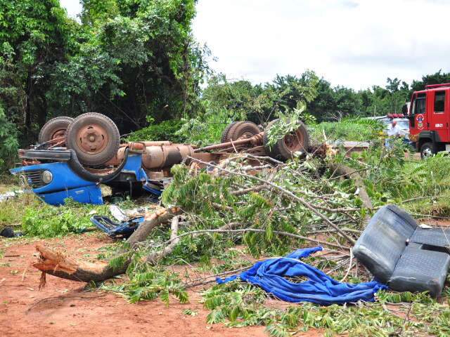  Capotamento de caminh&atilde;o causa duas mortes em Campo Grande