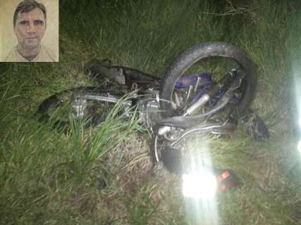 Motociclista de 39 anos colide de frente com automóvel e morre na hora