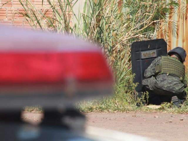 Granada cai de caminh&atilde;o de lixo e PM isola &aacute;rea no Jardim das Na&ccedil;&otilde;es