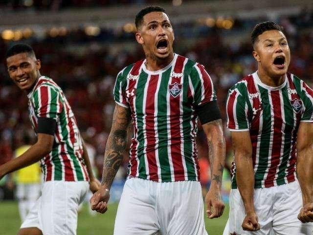 Cl&aacute;ssico de homenagens terminou com vit&oacute;ria do Fluminense por 1 a 0 