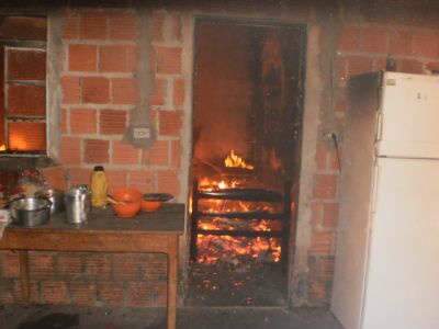  Em Coxim, crian&ccedil;a de quatro anos coloca fogo em colch&atilde;o e incendeia casa