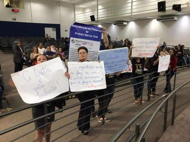 TJ pro&iacute;be prefeitura de substituir professores de alunos com defici&ecirc;ncia