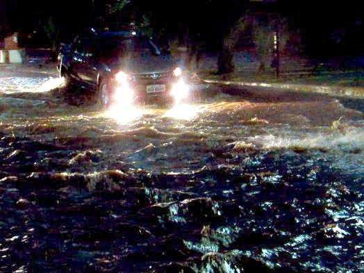 Chuva supera esperado para o m&ecirc;s no interior e faz temperatura despencar