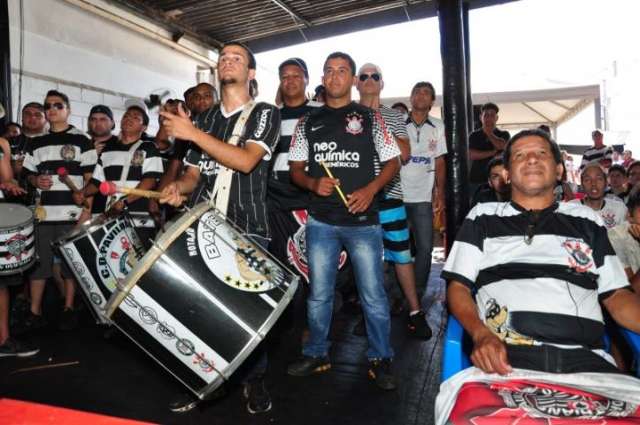 Corinthians e Chelsea disputam mundial nesta manh&atilde; 