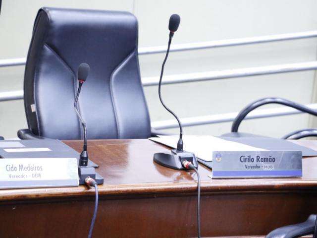 Vereadores investigados continuam faltando nas sess&otilde;es da C&acirc;mara