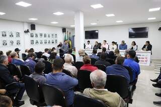 Plenárinho da Câmara Municipal de Campo Grande durante audiência pública quinta-feira (27). (Foto: Paulo Francis) 