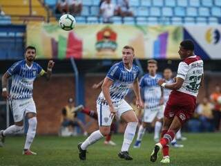 Avaí recebeu Fluminense na Ressacada pela 36ª rodada do Brasileirão (Foto: Lucas Merçon/Fluminense)