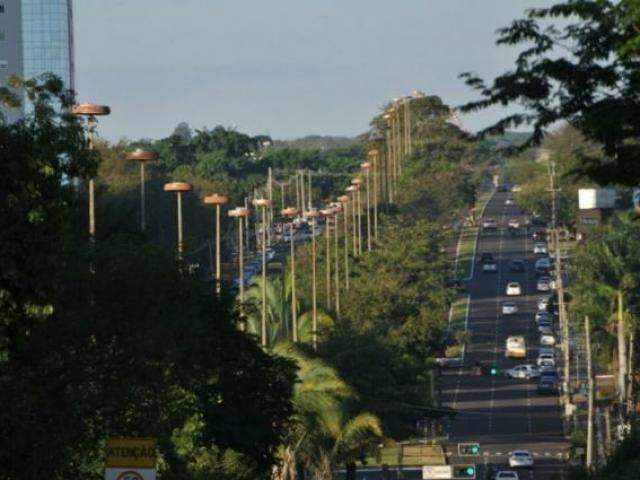Prefeitura avalia como cobrar&aacute; taxa de ilumina&ccedil;&atilde;o p&uacute;blica retroativa
