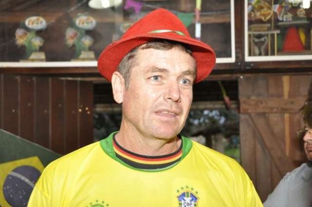 Alem&atilde;es comemoram goleada e abandonam camisa do Brasil