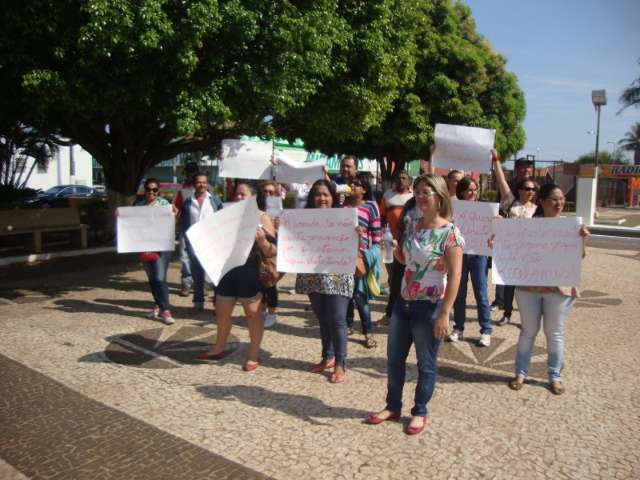 Servidores municipais exigem pagamento de rescis&atilde;o trabalhista em Miranda