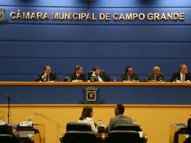 C&acirc;mara ter&aacute; de informar quantos comissionados ser&atilde;o demitidos